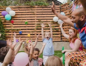The Joy (and Cost!) of Gifting: How Much Do Aussie Families Spend on Kids' Parties Each Year?