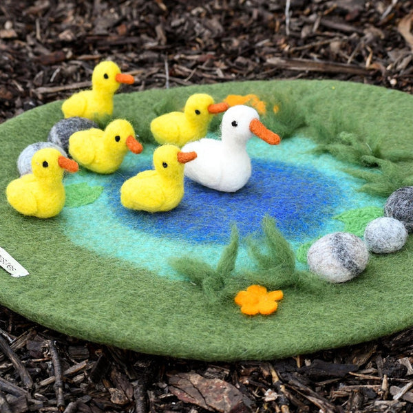 Duck Pond with 6 Ducks_Play Mat Playscape - Premium and Unique gift farm, felttoys, fingerpuppet, forkids, handmade, montessori, taratreasures, toddler Pretend Play from Taratreasures - Shop now at AU family concept store Mommy's Pouch
