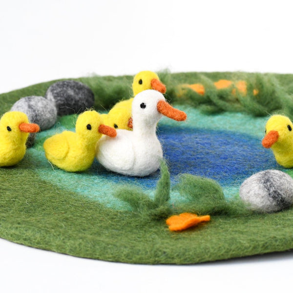 Duck Pond with 6 Ducks_Play Mat Playscape - Premium and Unique gift farm, felttoys, fingerpuppet, forkids, handmade, montessori, taratreasures, toddler Pretend Play from Taratreasures - Shop now at AU family concept store Mommy's Pouch