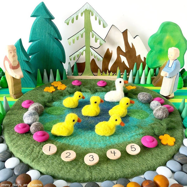 Duck Pond with 6 Ducks_Play Mat Playscape - Premium and Unique gift farm, felttoys, fingerpuppet, forkids, handmade, montessori, taratreasures, toddler Pretend Play from Taratreasures - Shop now at AU family concept store Mommy's Pouch